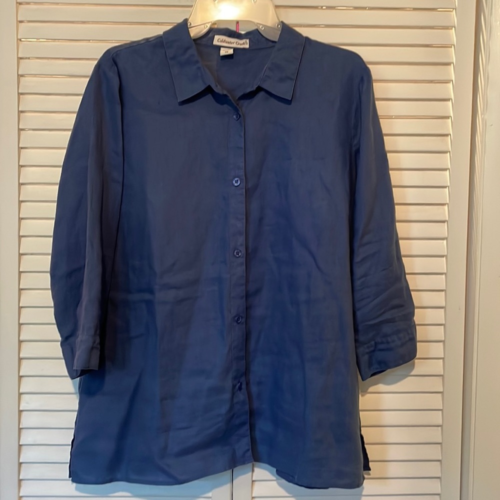 Blue blouse quarter length sleeves